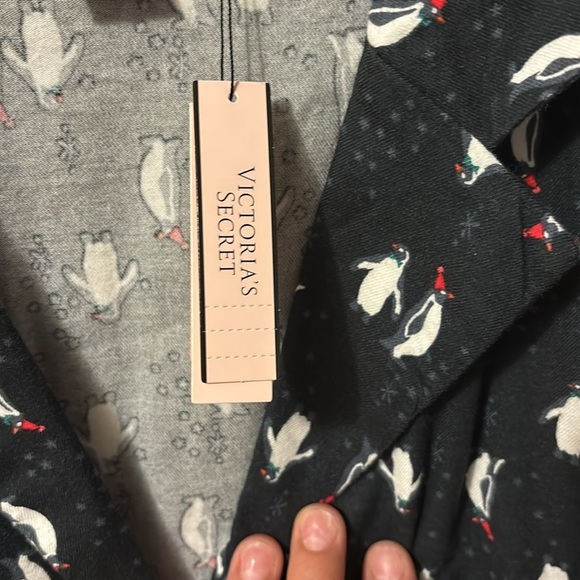 Victoria's Secret Black and White Patterned women,s nightshirt - Picture 8 of 8